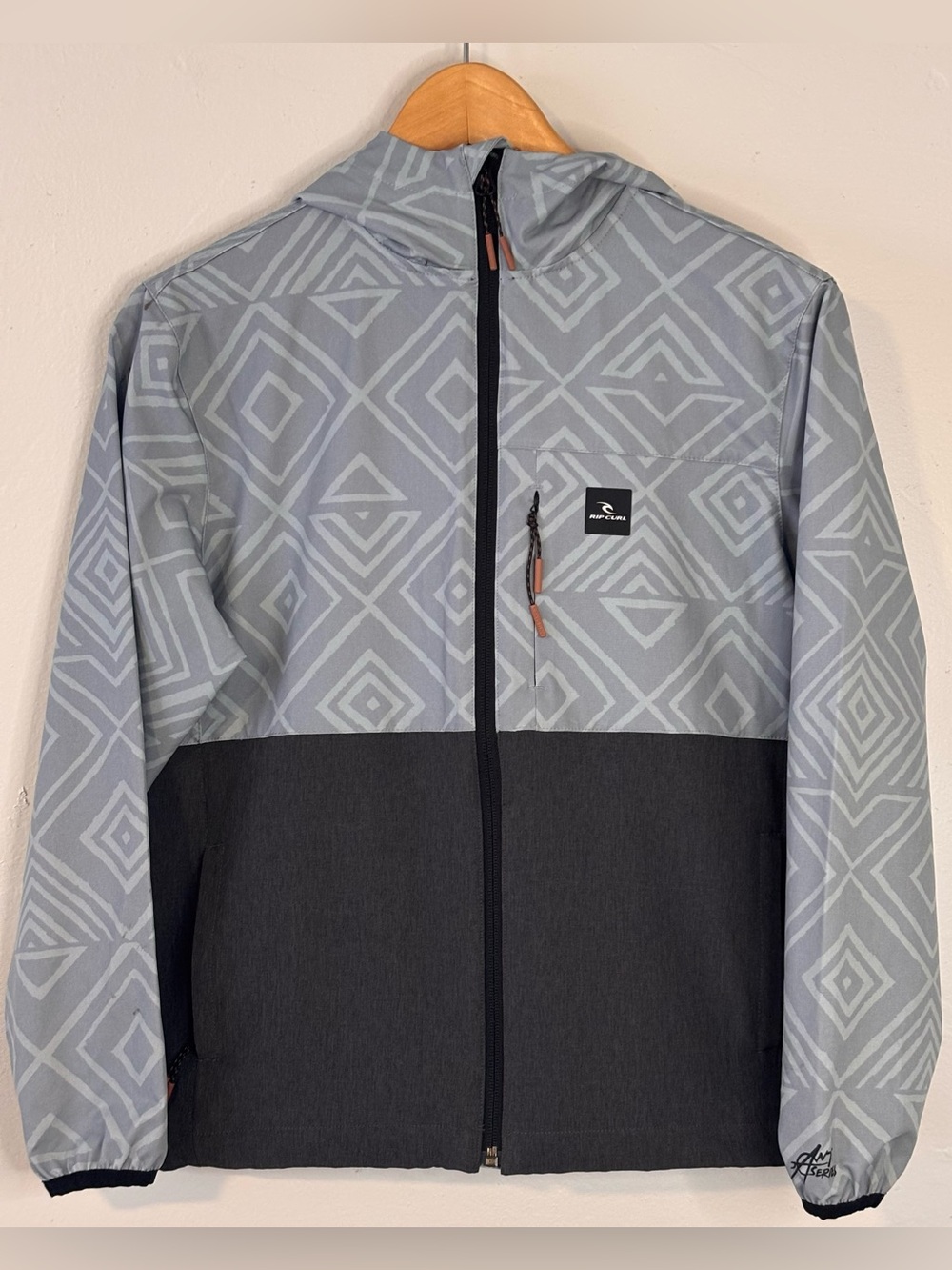 Rip Curl Youth Size 12 Anti-Series Elite Blue and Gray Patterned Hooded Jacket